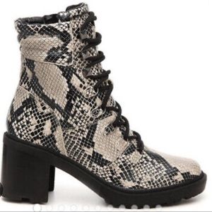 NWB Marc Fisher Snakeskin Combat Bootie Size 7.5